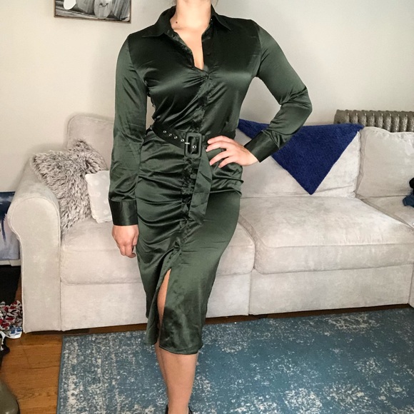 New beautiful button up dress with belt - Picture 4 of 12